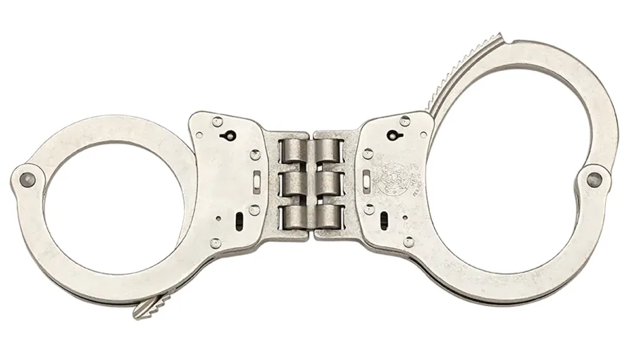 Smith & Wesson 350096 300  Hinged Nickel Steel